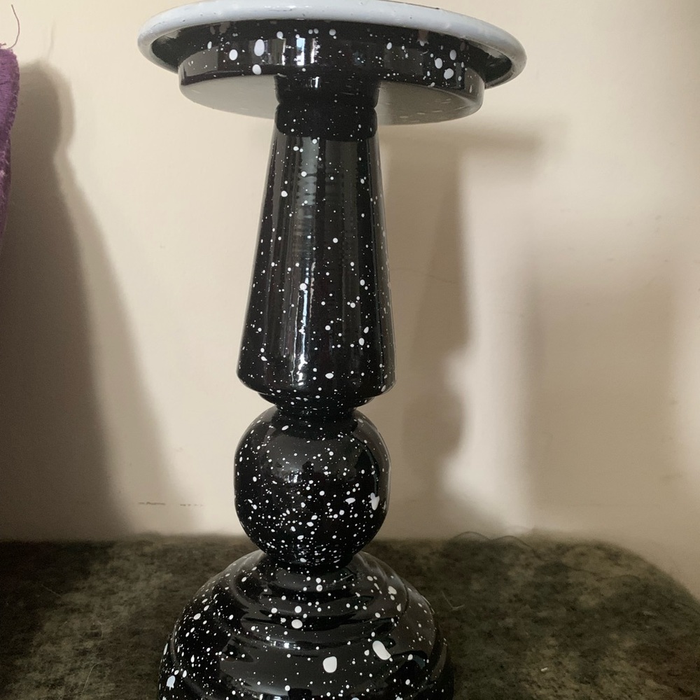 Speckled black and white candle holder